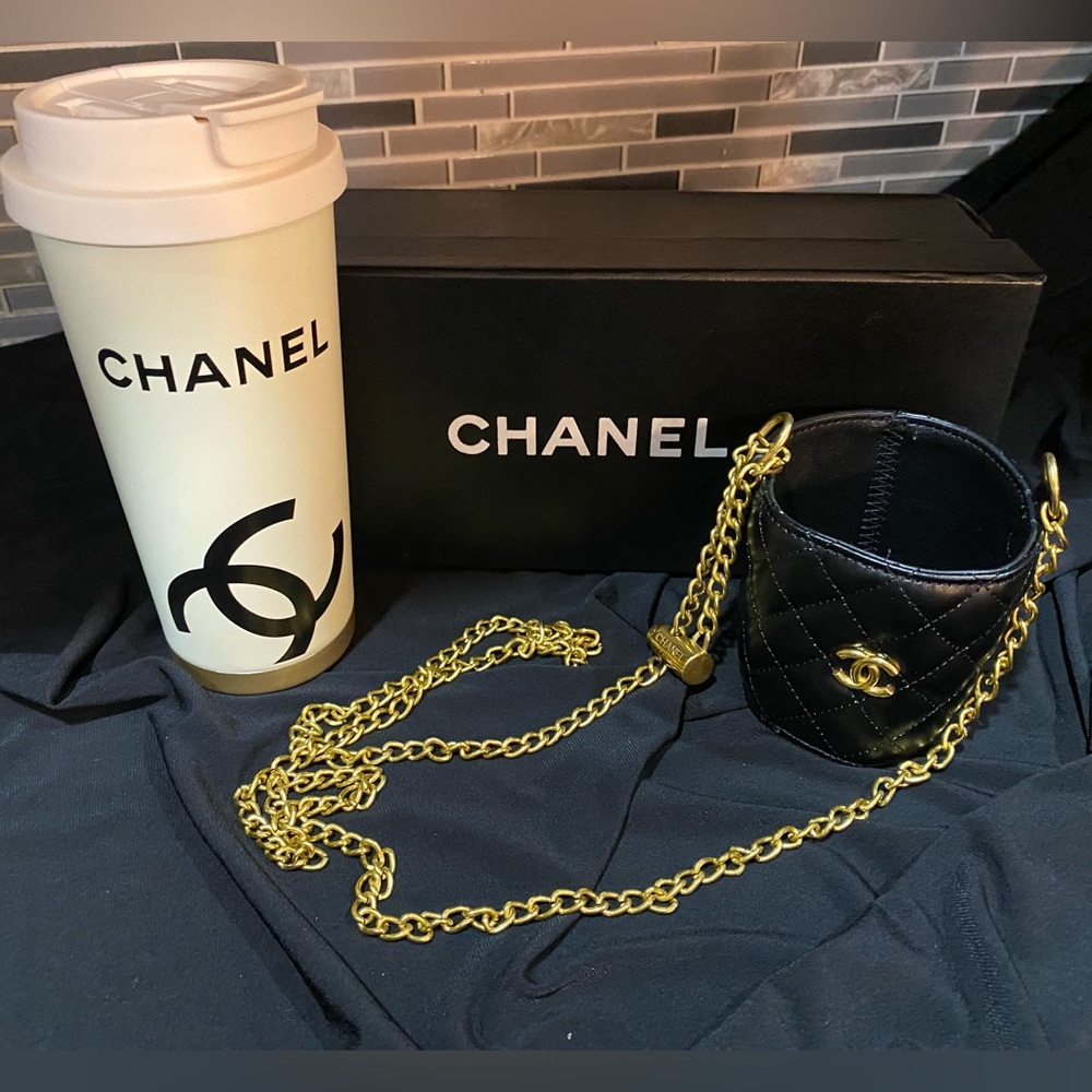 White Thermal Cup with a quilted black carrier Novelty NIB